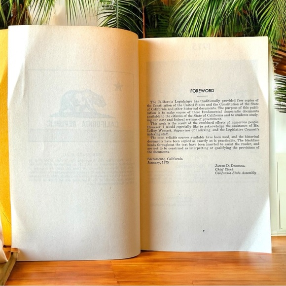 VINTAGE 1975 U.S. & California Constitution Book Historical Document Collection - Picture 4 of 12
